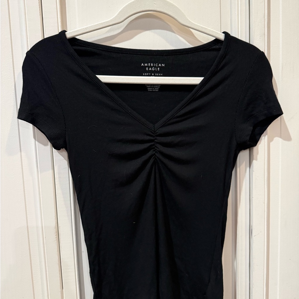 American Eagle Outfitters Black Ruched V-Neck Short Sleeve Tee size XS